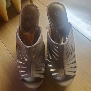 Carlos brown wedges size 6